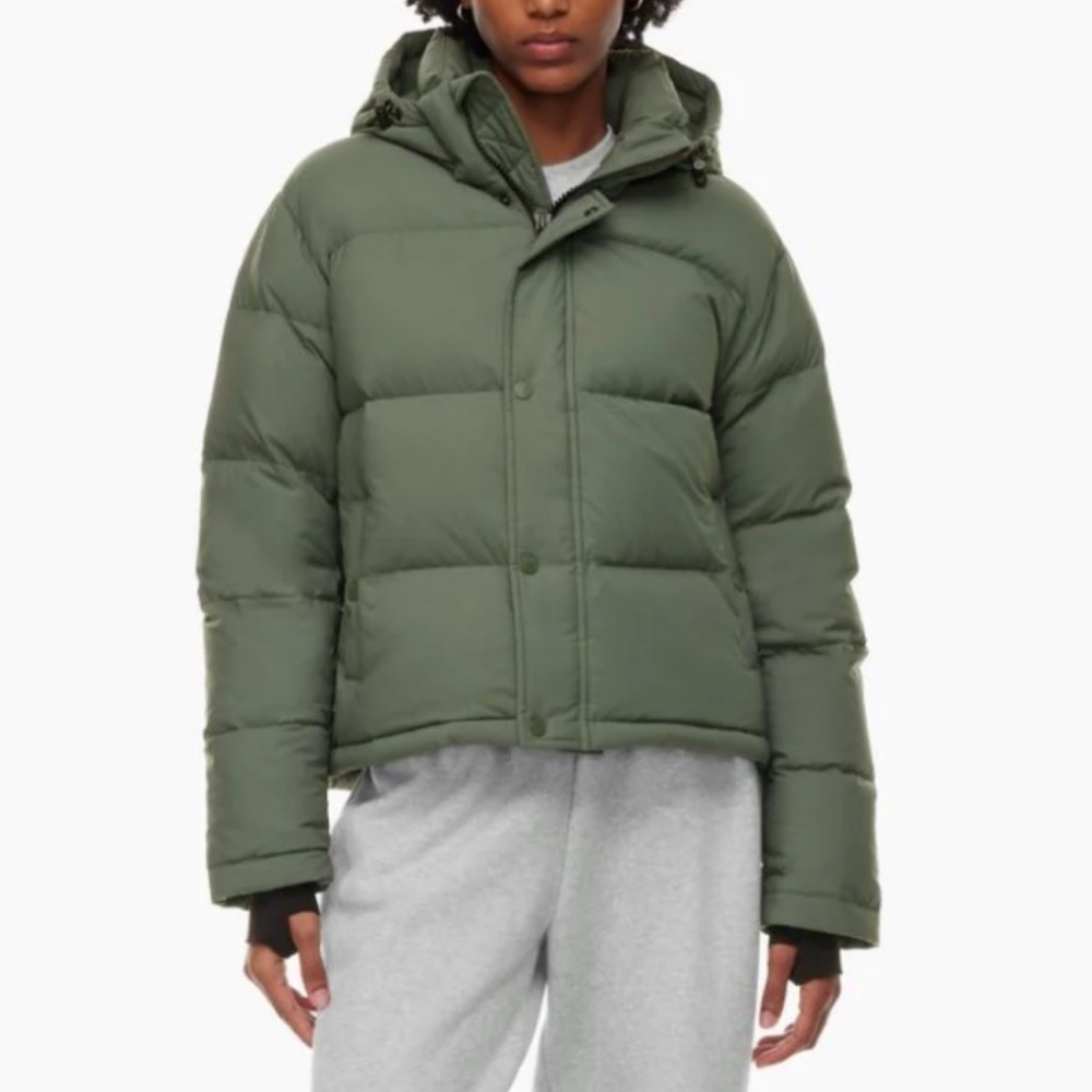 Aritzia Super Puff Original in Sagesse Green (Last Day Before Donation)